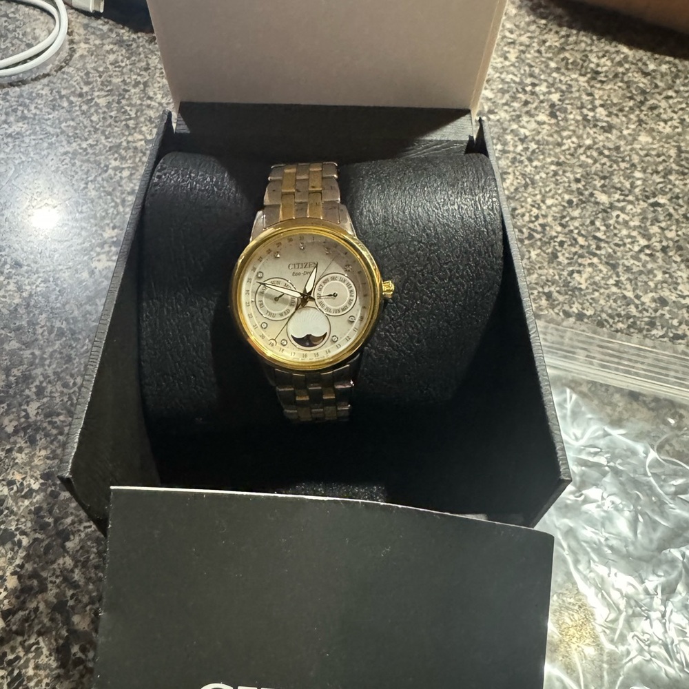 Citizen Eco-Drive Two-Tone Watch - Picture 3 of 12